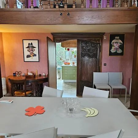 Chez Marcelle Et Claude *